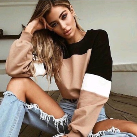 Crew Neck Pullover Crop Top Sweater - Picture 3 of 8